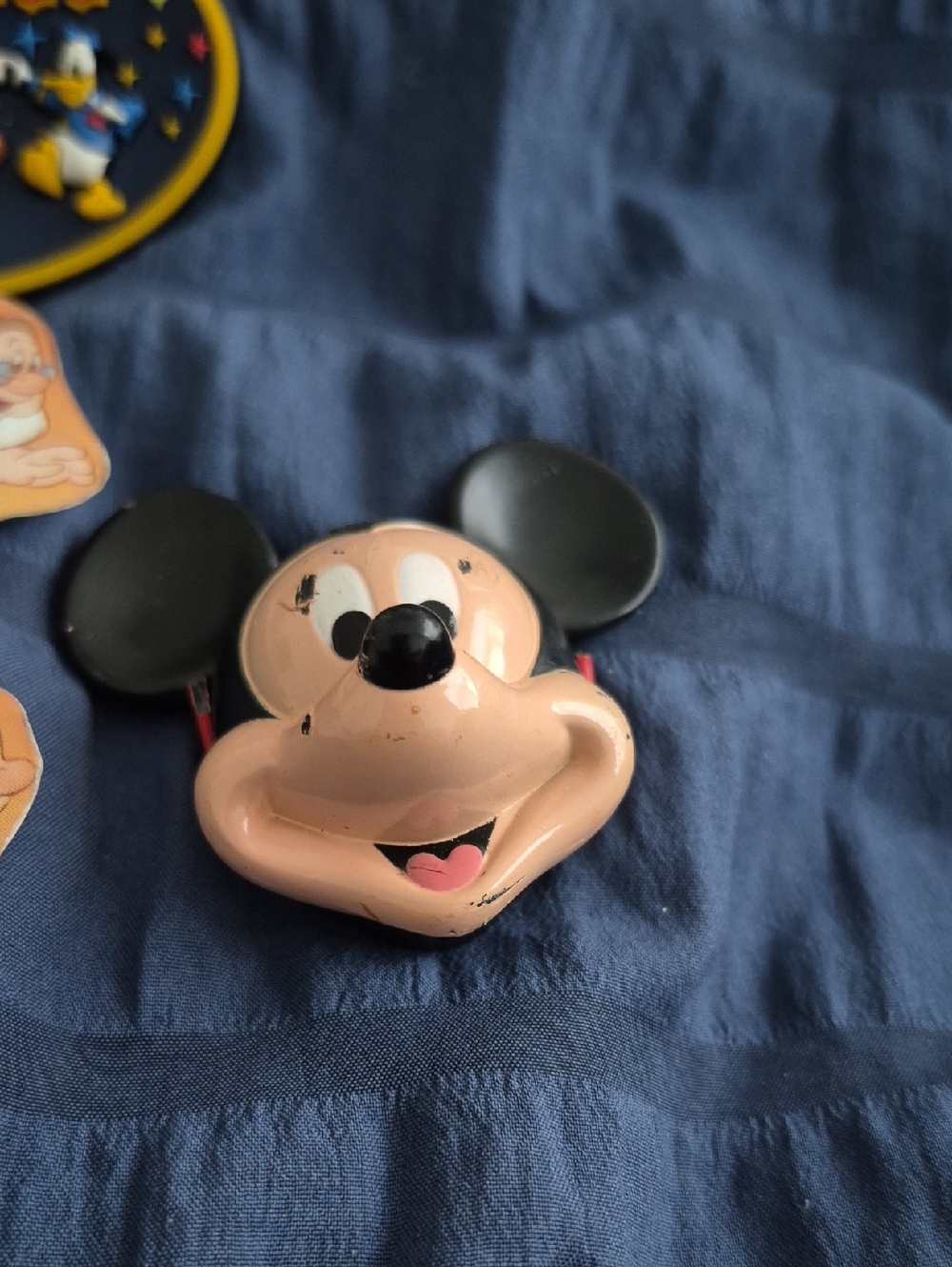Assorted Disney Magnets - Picture 10 of 10
